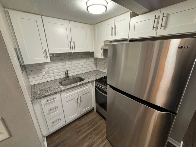 Robin's Nest Apartments, Cleveland, OH 44128 - photo 7