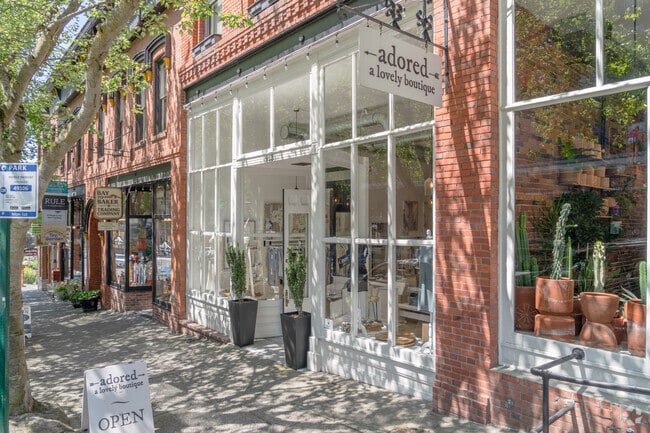 There's plenty of shopping and restaurant options available for Fairhaven residents to enjoy.