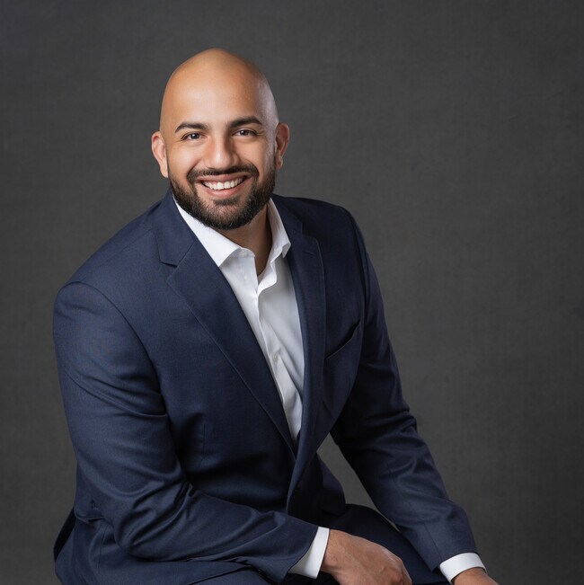 Agent Photo