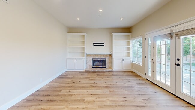 28241 Tamarack Ln, Santa Clarita, CA 91390 - photo 2