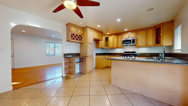 22713 Frigate Ave, Carson, CA 90745 - photo 6