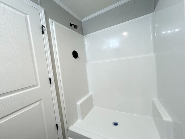 52962 N Yorktown Ct, Chesterfield, MI 48051 - photo 7