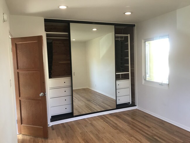 2010 Virginia Ave unit B, Santa Monica, CA 90404 - photo 5