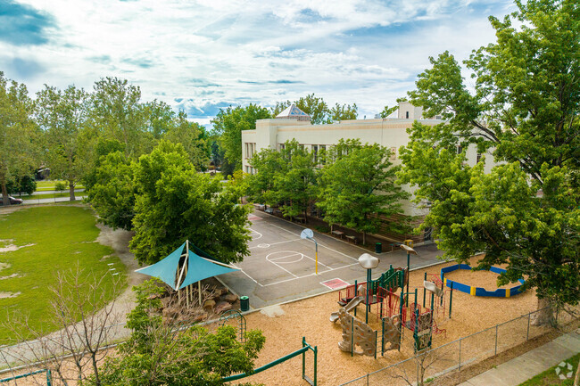 Steele Elementary serves students K-5.