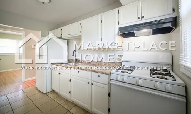 312 Banff Cir, Saint Louis, MO 63137 - photo 4