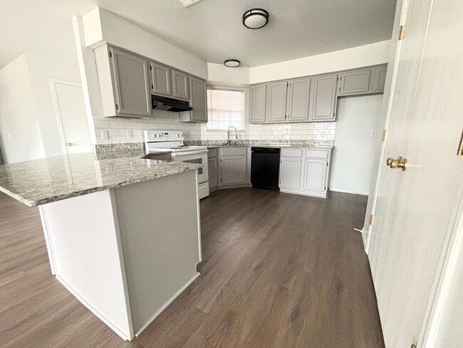 2839 Adrian Ave unit B, Springdale, AR 72764 - photo 5