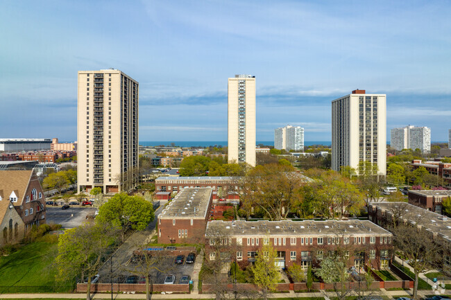 The South Commons neighborhood is home to a selection of condo and apartment complexes.