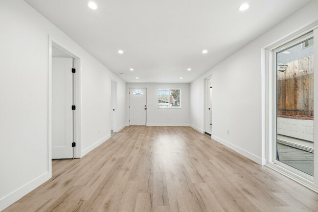 5549 Fulcher Ave, North Hollywood, CA 91601 - photo 3