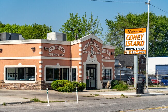 Universal Coney Island is a local favorite in Fox Creek for meals on the run.