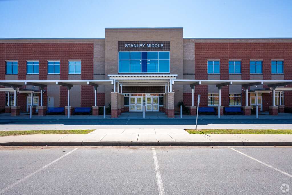 Stanley Middle School, Rankings & Reviews