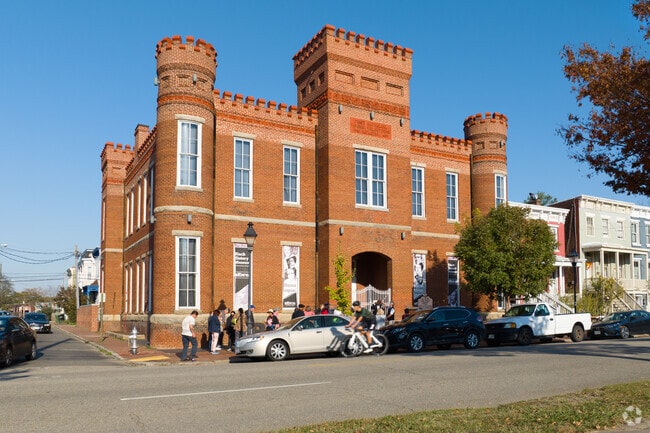 Virginia Union residents visit the newly renovated Black History Museum and Cultural Center.