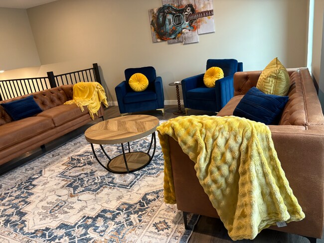 577 English St unit B-2, Bristol, TN 37620 - photo 5