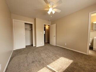 708 13th St, West Des Moines, IA 50265