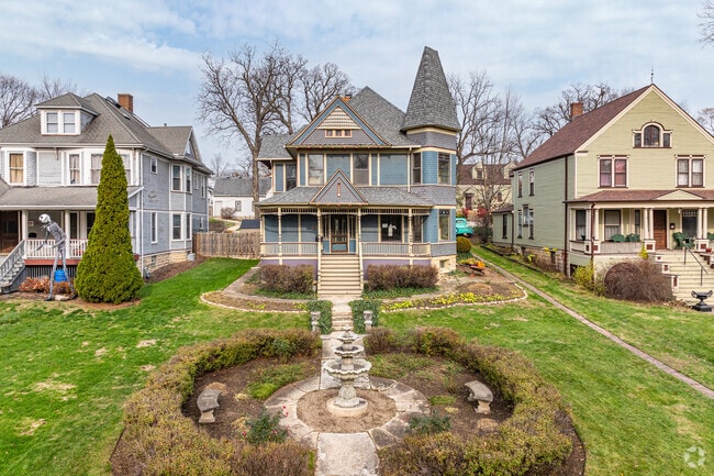 Victorian style homes can be found near the Historic District in Joliet IL.