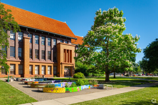 Carl Shurz High School's student-teacher ratio is 14 to 1.