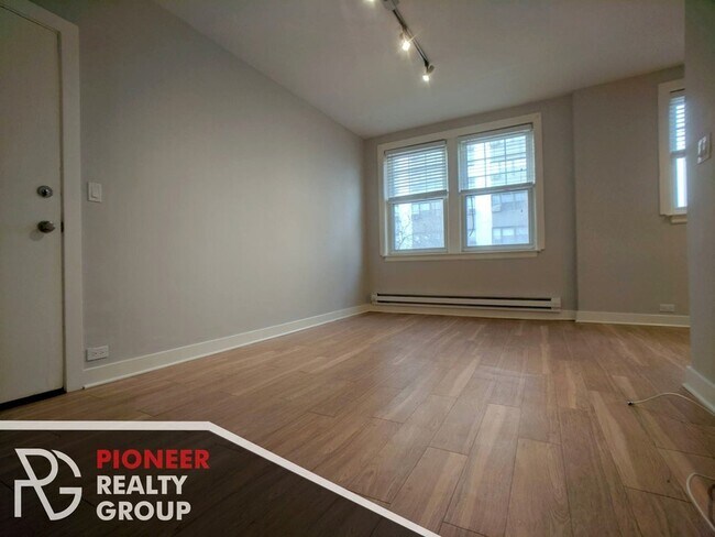 515 W Belmont Ave unit 2, Chicago, IL 60657 - photo 6