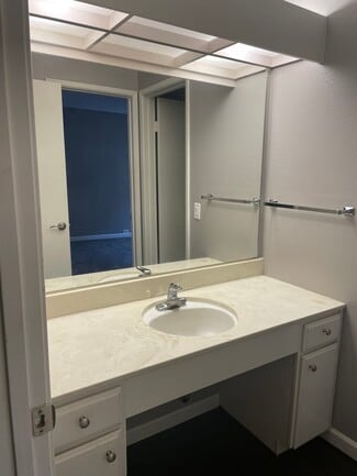 2292 Woodside Ln Unit 16, Sacramento, CA 95825