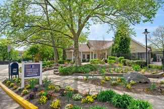 60 Fox Run Dr, Plainsboro, NJ 08536