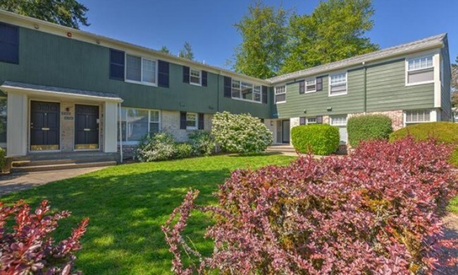 Shorewood, Mercer Island, WA 98040 - photo 6