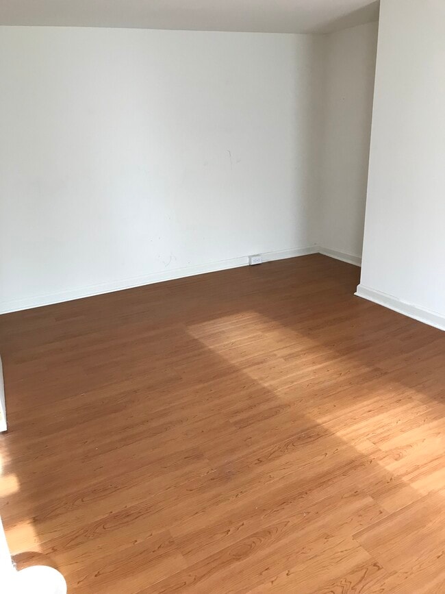 15 W Burlington St unit 401, Bordentown, NJ 08505 - photo 3