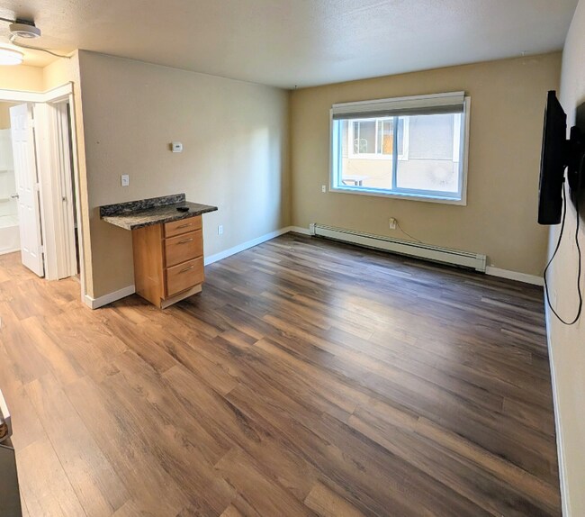 618 Gambell St unit 16, Anchorage, AK 99501 - photo 3