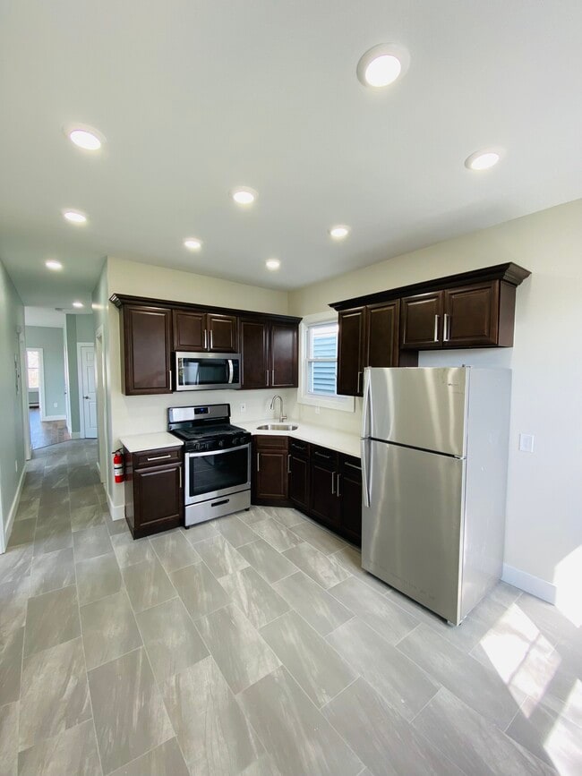 534 S 20th St unit 3, Newark, NJ 07103 - photo 2