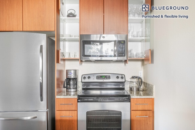 10870 N Stelling Rd unit FL1-ID382, Cupertino, CA 95014 - photo 6