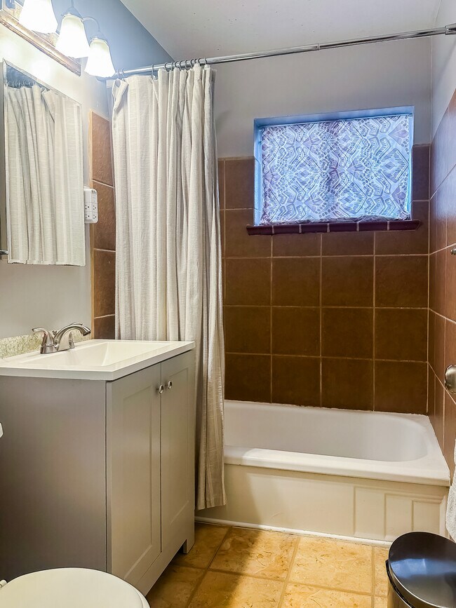 4699 E Bails Place, Denver, CO 80222 - photo 6