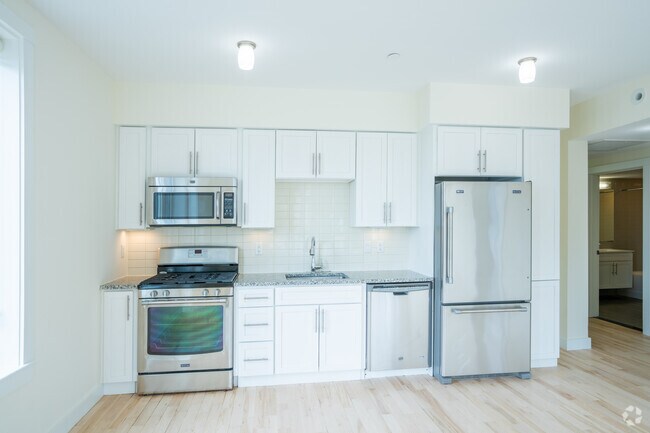 2 BR, 2 BA - Kitchen - 913SF