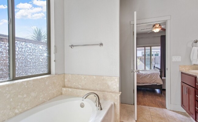 602 Criolla Dr, Oakdale, CA 95361 - photo 5