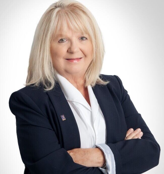 Vicki Lynn