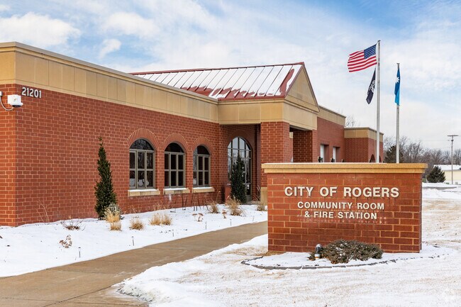 The city's community center hosts the annual three-day Rockin' Rogers Festival.