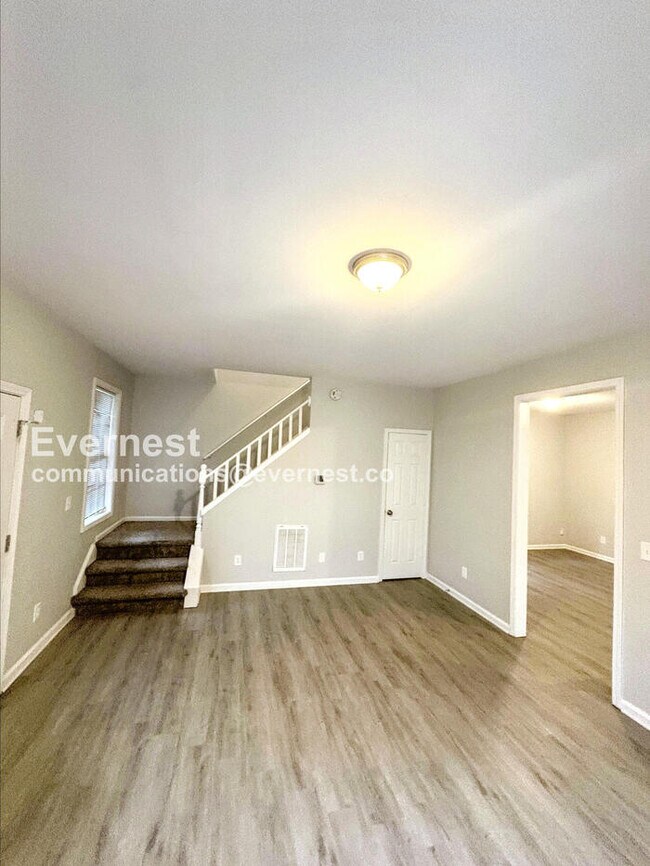 581 Cedar Ave NW, Atlanta, GA 30318 - photo 2