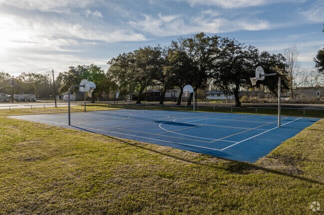 Residents can enjoy basketball at Darrow Community Center.