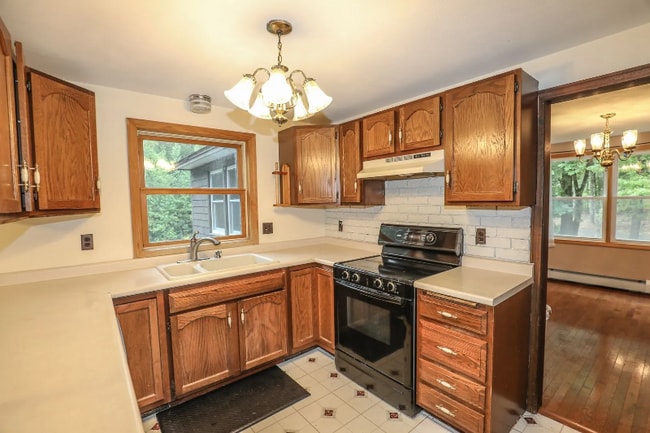 63 Mill Rd unit House, Kingston, NH 03848 - photo 5