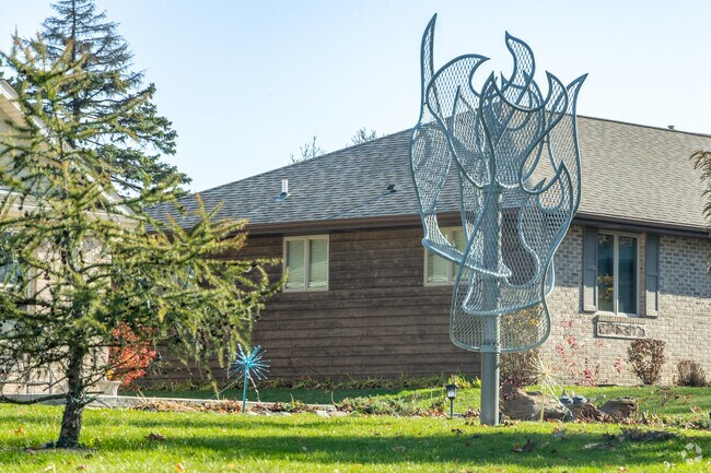 Unique metal lawn decor in the Stocker area creates a fun detail added to the area.