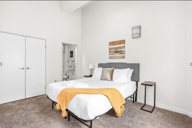 50 N Illinois St unit ID1014591P, Indianapolis, IN 46204 - photo 3