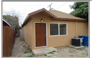 5924 1/2 S San Pedro St, Los Angeles, CA 90003
