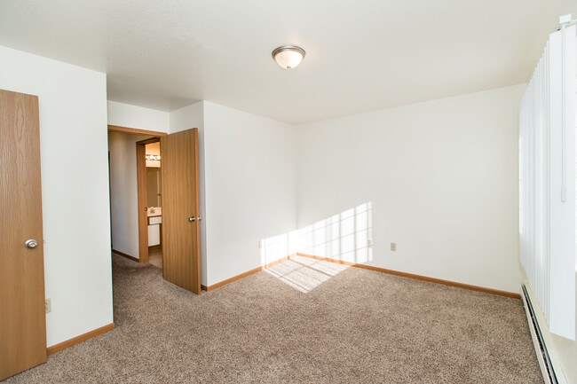 Harvest View Apartments-Heat/Water Included, Brillion, WI 54110 - photo 7