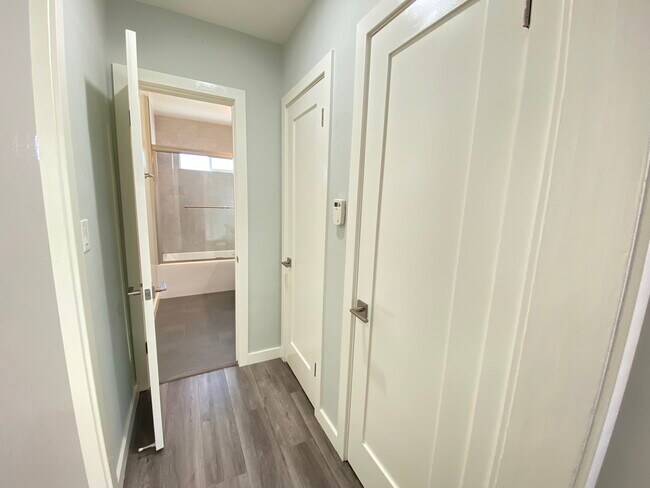 Palms Apartments, Los Angeles, CA 90034 - photo 6