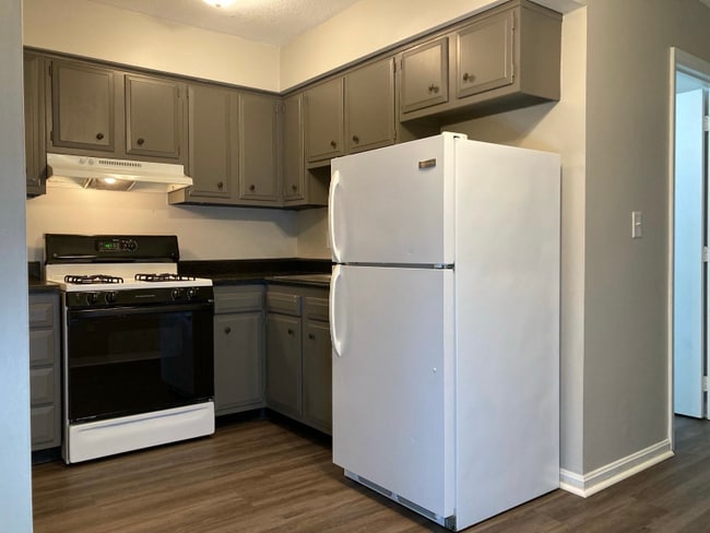 530 N Union St unit 8, Westfield, IN 46074 - photo 4