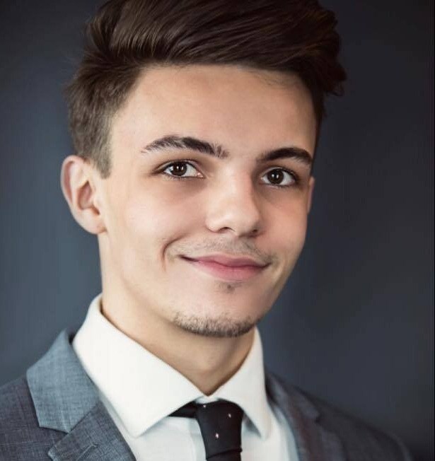 Agent Photo
