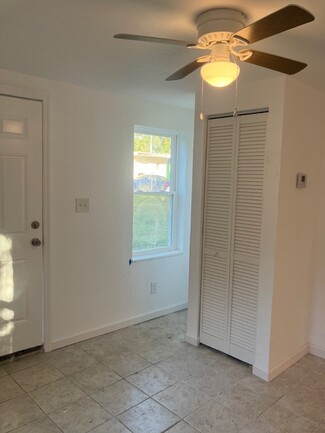 916 1/2 Stinson St, Leesburg, FL 34748