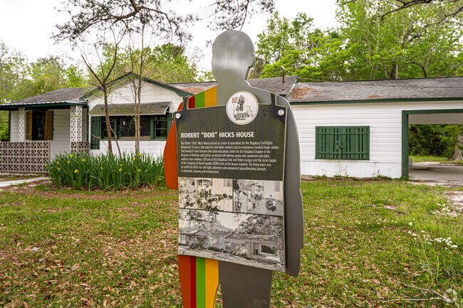 In Bogalusa the Bob Hicks House is on the National Register of Historic Places.