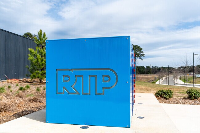 Woodcroft is a short ride to RTP and RDU Airport.