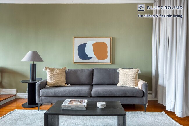 10 Downing St unit FL5-ID104, New York, NY 10014 - photo 2