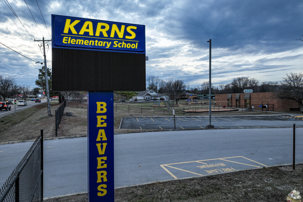 Karns Elementary school is located on Beaver Ridge Road.