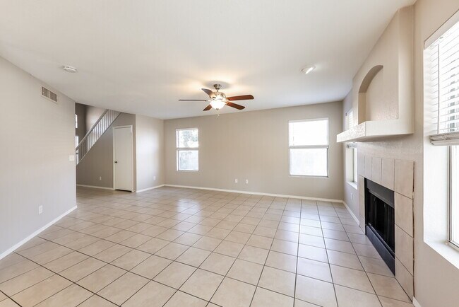 11322 W Loren Ln, Peoria, AZ 85345 - photo 5