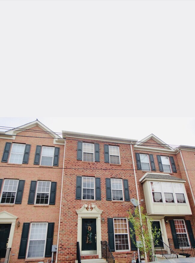 2419 E York St, Philadelphia, PA 19125 - photo 2