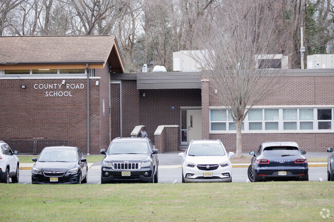 County Road Elementary School in Demarest, NJ has 168 students in grades PK, K-1.